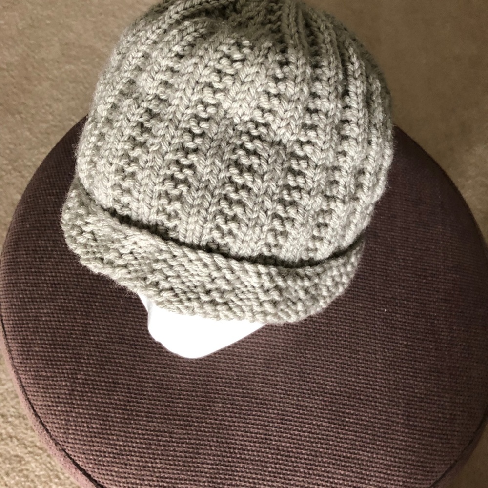 Knitted hat - Picture 2 of 4
